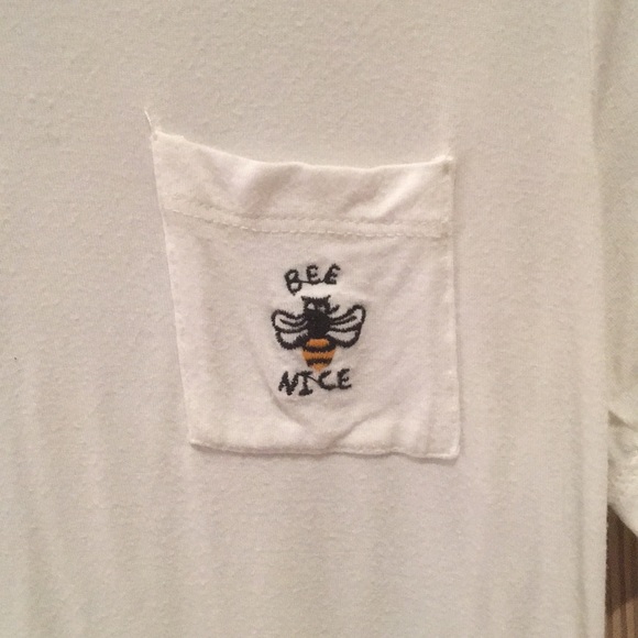 Forever 21 Bee Nice tee - Picture 2 of 4